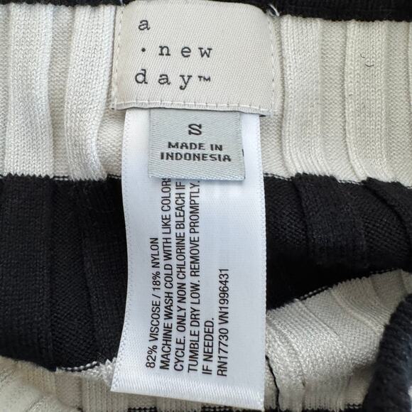 A New Day Black Cream Striped Ribbed Knit Pencil Maxi Skirt NEW Small - Picture 6 of 8